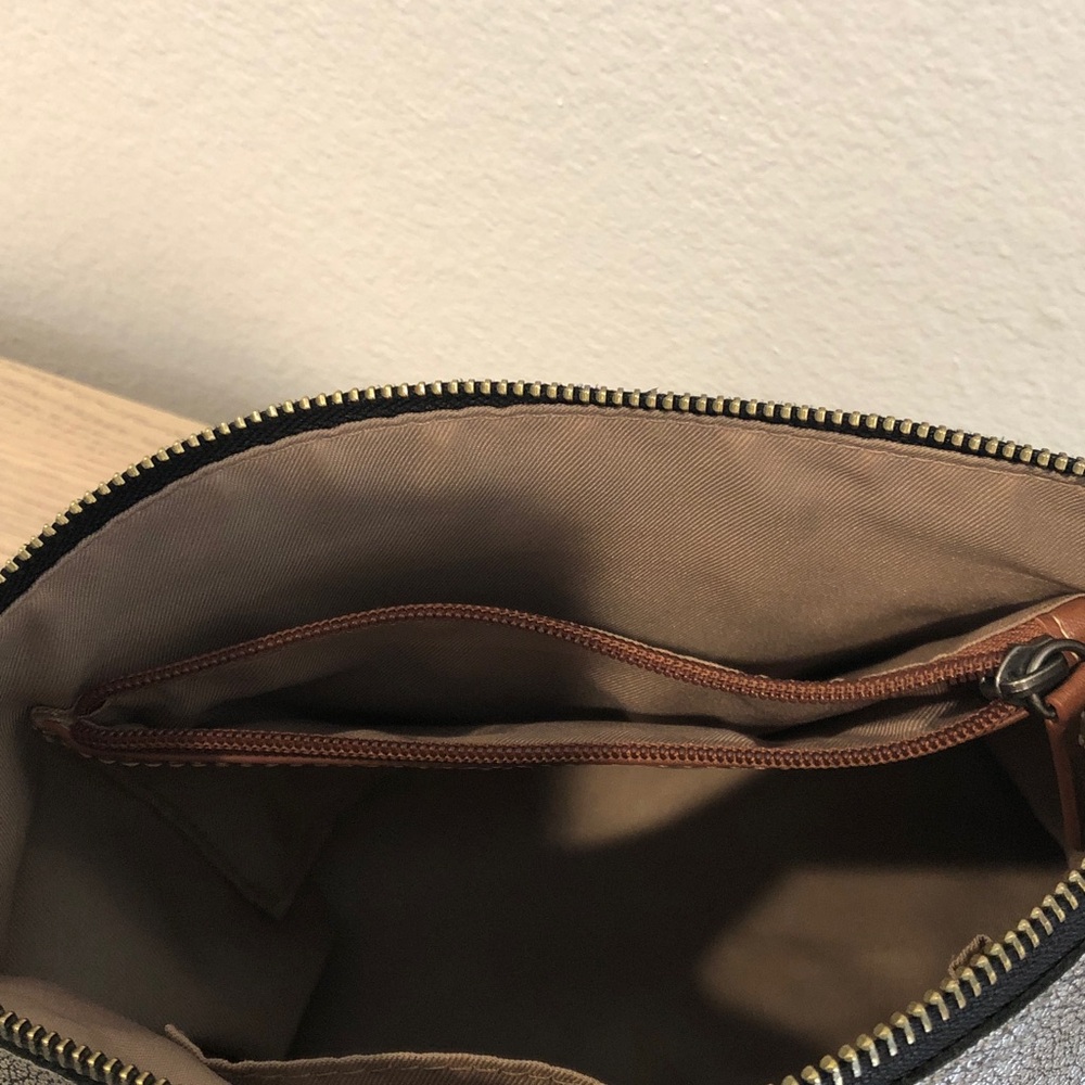 Silver Textured Shoulder Bag - Picture 5 of 6